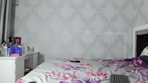 Snapshot of desert2blosom chatting on March 2, 12:53 am Mia online show from March 2, 12:53 am