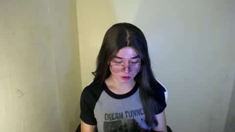 LORINE online show from February 19, 2:11 pm