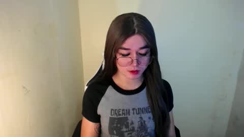 LORINE online show from February 6, 2:22 am