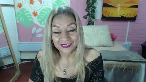 Snapshot of desire_latin chatting on February 17, 9:32 pm VALERIA online show from February 17, 9:32 pm