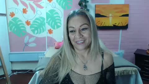 Snapshot of desire_latin chatting on March 3, 8:54 pm VALERIA online show from March 3, 8:54 pm