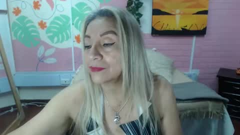 Snapshot of desire_latin chatting on September 8, 5:01 pm VALERIA online show from September 8, 5:01 pm