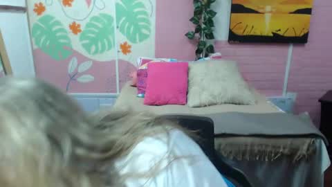 Snapshot of desire_latin chatting on February 11, 9:25 pm VALERIA online show from February 11, 9:25 pm