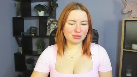 Snapshot of desirelayla chatting on February 9, 11:04 am LAYLA online show from February 9, 11:04 am