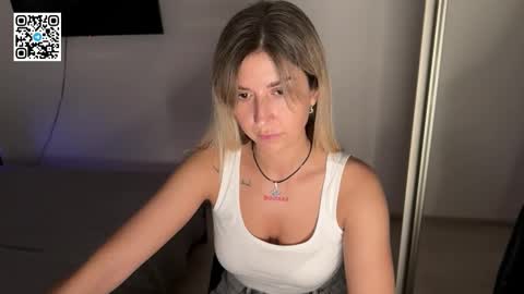 Snapshot of desiremuse chatting on September 14, 7:37 pm Nika online show from September 14, 7:37 pm