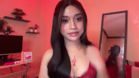 Snapshot of devine_goddessx chatting on September 19, 10:19 am Devine Greyson online show from September 19, 10:19 am