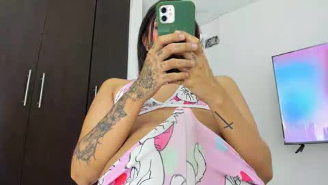 Snapshot of dewolk chatting on December 10, 6:11 am thumb up me please its important online show from December 10, 6:11 am
