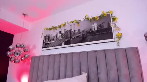 dianekitty online show from September 19, 1:37 pm