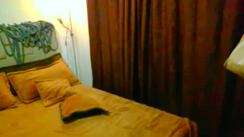 Snapshot of dickdamian_ chatting on February 21, 10:59 pm Damin online show from February 21, 10:59 pm