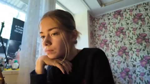 dinorahmroczkowski online show from September 16, 7:44 am