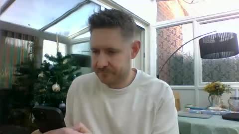 Snapshot of dirtylondon729 chatting on December 16, 11:33 am Exhibitionist Ben online show from December 16, 11:33 am