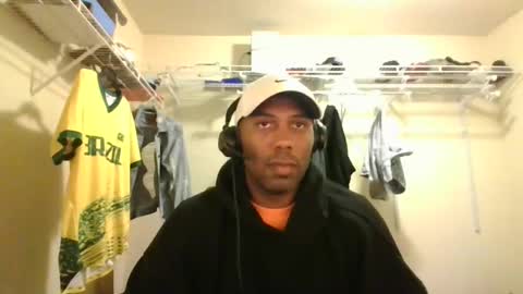 Snapshot of djsage chatting on September 18, 8:02 pm djsage online show from September 18, 8:02 pm
