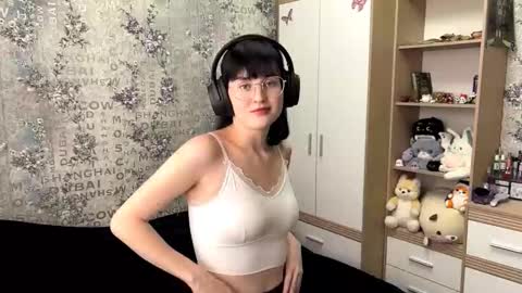 Snapshot of dodiebabikian chatting on September 20, 12:08 pm Annie PVT IS OPEN online show from September 20, 12:08 pm