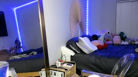 DOLLLFACE online show from December 29, 12:52 am