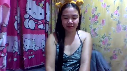 Snapshot of dolly_cute28 chatting on February 4, 1:02 am dolly_cute28 online show from February 4, 1:02 am