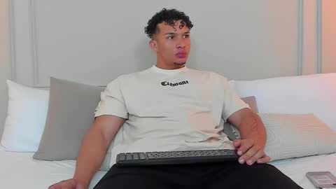 Dominick Star online show from March 2, 3:24 am