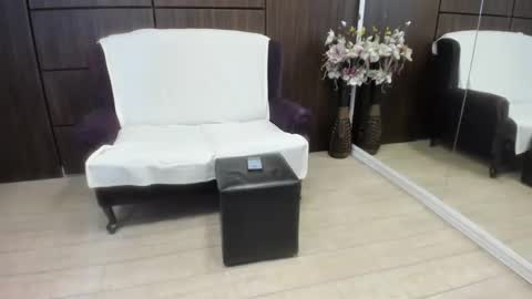 Snapshot of dominna chatting on September 9, 5:29 am Dominna online show from September 9, 5:29 am
