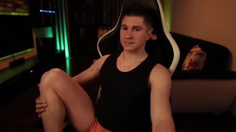 Snapshot of dorianreyes chatting on March 12, 12:31 am Dorian Reyes online show from March 12, 12:31 am