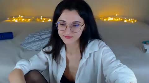 Snapshot of dorotty_ chatting on March 5, 12:59 am Your Dorotty online show from March 5, 12:59 am