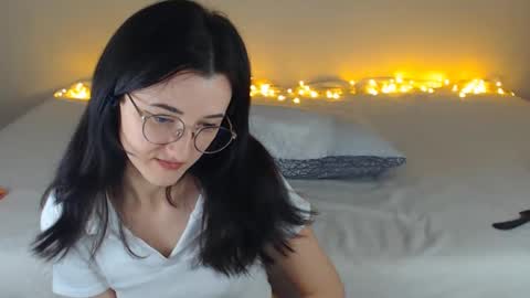 Snapshot of dorotty_ chatting on December 5, 1:42 am Your Dorotty online show from December 5, 1:42 am