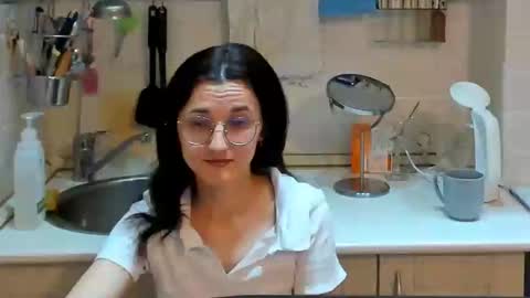 Snapshot of dorotty_ chatting on January 27, 12:33 am Your Dorotty online show from January 27, 12:33 am