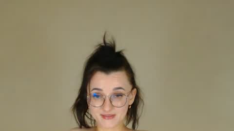 Snapshot of dorotty_ chatting on February 16, 12:19 am Your Dorotty online show from February 16, 12:19 am