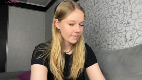 Snapshot of dory_liss chatting on September 17, 1:53 am dory_liss online show from September 17, 1:53 am
