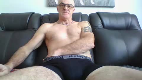 Snapshot of doum1122 chatting on March 2, 6:40 pm doum1122 online show from March 2, 6:40 pm