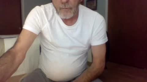 Snapshot of dowbo7777 chatting on January 28, 2:43 am dowbo online show from January 28, 2:43 am