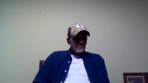Snapshot of dowbo7777 chatting on February 4, 11:27 pm dowbo online show from February 4, 11:27 pm