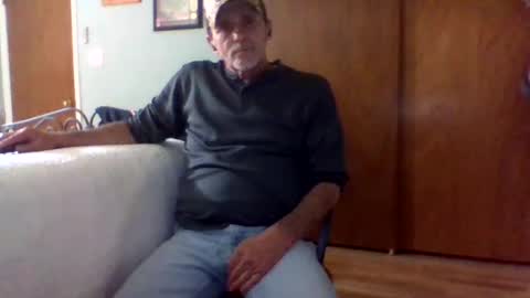 Snapshot of dowbo7777 chatting on February 4, 3:11 am dowbo online show from February 4, 3:11 am