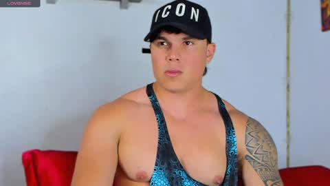 Snapshot of drake_xion1 chatting on February 8, 4:36 am drake_xion1 online show from February 8, 4:36 am