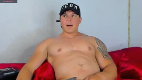 Snapshot of drake_xion1 chatting on February 13, 10:43 pm drake_xion1 online show from February 13, 10:43 pm