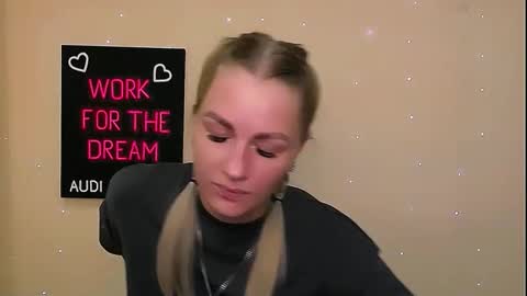 Snapshot of dream_dolly_ chatting on September 9, 4:29 pm dream_dolly_ online show from September 9, 4:29 pm