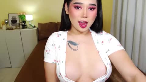 Snapshot of dreamgirlheaven chatting on September 17, 7:45 am Heaven online show from September 17, 7:45 am