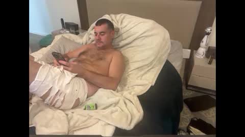 Snapshot of dudecuzbeo chatting on February 13, 12:21 pm dudecuzbeo online show from February 13, 12:21 pm