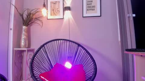 Snapshot of dulce__fiore07 chatting on September 13, 12:29 pm dulce__fiore07 online show from September 13, 12:29 pm