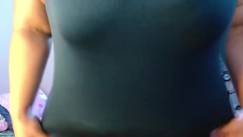 Snapshot of dulce_mmaria chatting on February 12, 9:01 pm dulce online show from February 12, 9:01 pm