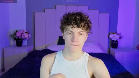 Snapshot of dylan__wilson chatting on September 18, 3:49 pm Dylan online show from September 18, 3:49 pm