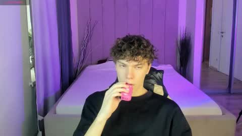 Snapshot of dylan__wilson chatting on September 16, 6:16 am Dylan online show from September 16, 6:16 am