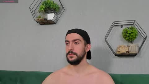 Snapshot of dylan_starxx chatting on September 22, 11:47 am Dylan online show from September 22, 11:47 am