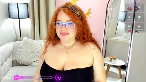 Snapshot of ebbafernandez1_ chatting on February 11, 11:53 am online show from February 11, 11:53 am