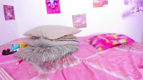 Snapshot of ebony_cute9 chatting on March 1, 11:04 pm ebony_cute9 online show from March 1, 11:04 pm