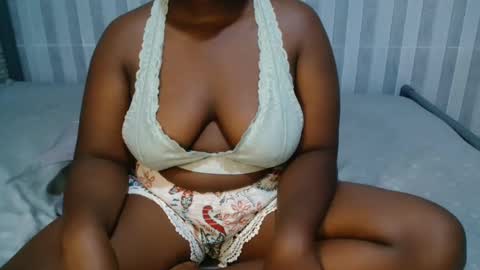 Snapshot of ebony_sabrina chatting on March 4, 3:26 pm Sabrina online show from March 4, 3:26 pm