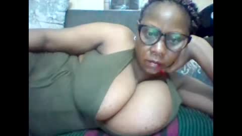 Snapshot of ebonybussy chatting on March 8, 11:28 pm MAMITO online show from March 8, 11:28 pm