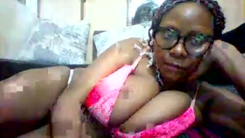 Snapshot of ebonybussy chatting on February 23, 12:27 pm MAMITO online show from February 23, 12:27 pm