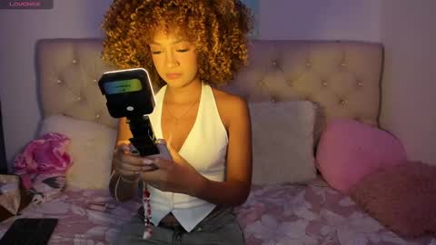 Snapshot of ebonygoddes03 chatting on February 8, 1:22 am Queen Ebony online show from February 8, 1:22 am
