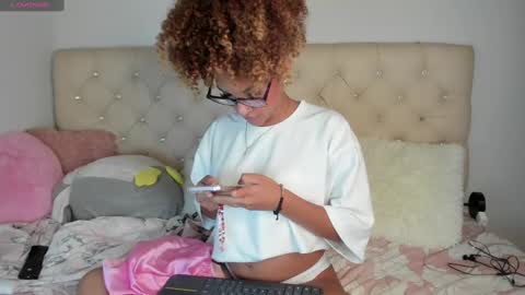 Snapshot of ebonygoddes03 chatting on March 3, 9:05 pm Queen Ebony online show from March 3, 9:05 pm