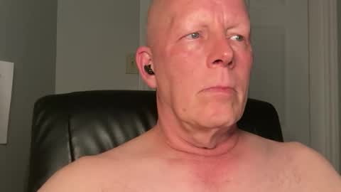 Snapshot of eddygl1968 chatting on September 15, 2:13 am Eddy online show from September 15, 2:13 am