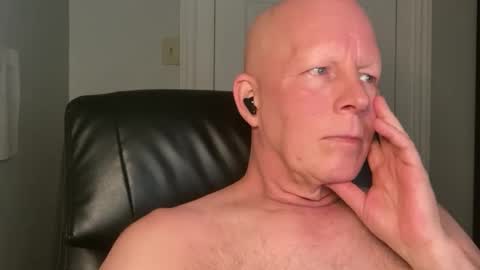 Snapshot of eddygl1968 chatting on February 18, 3:42 am Eddy online show from February 18, 3:42 am